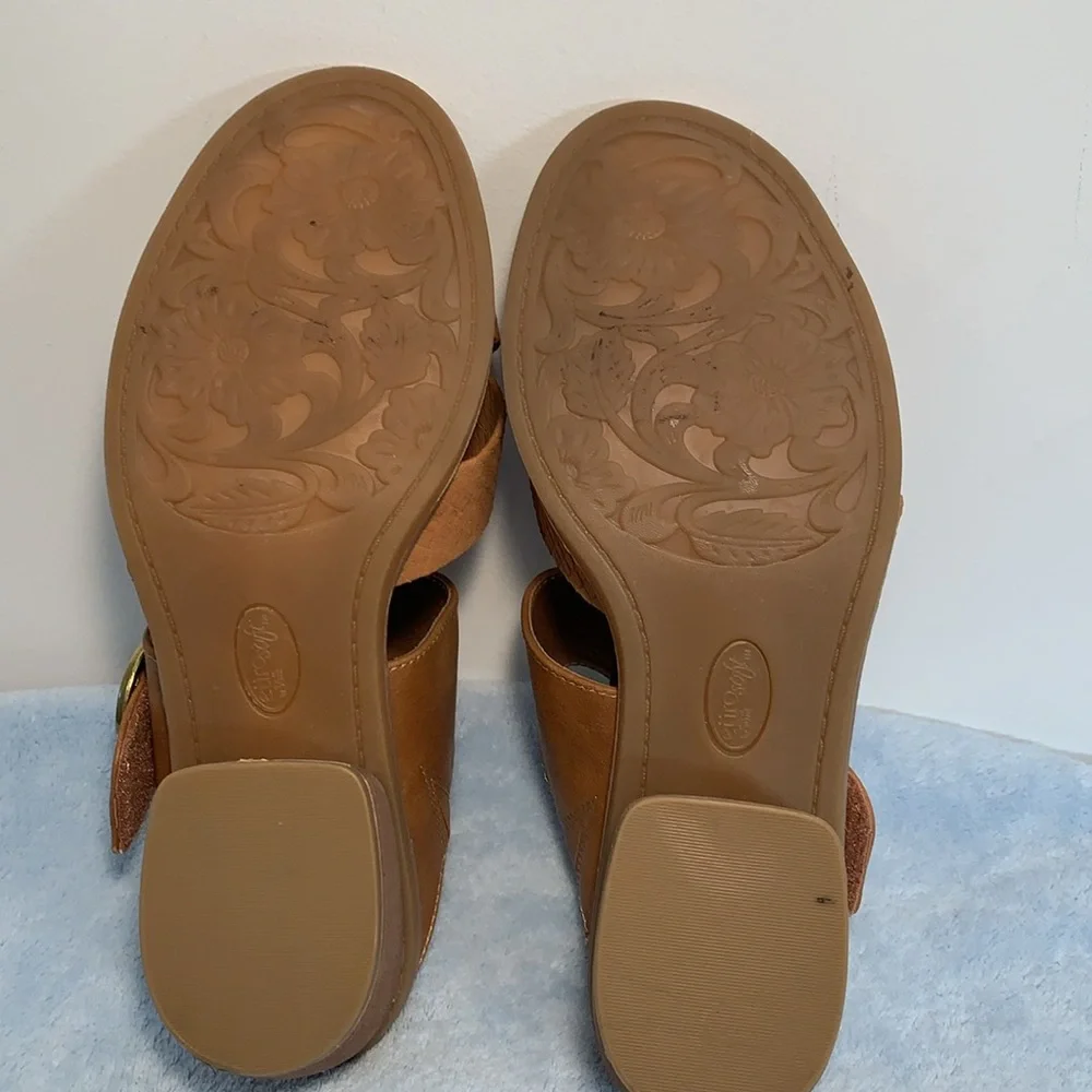 Cyleigh woman’s sandals.  Excellent condition.